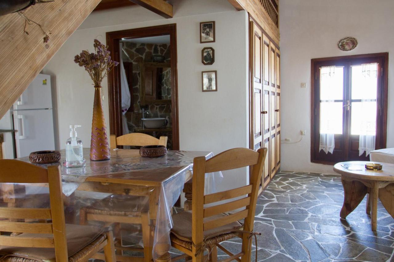 Villa Mantalena Skyros Exterior photo