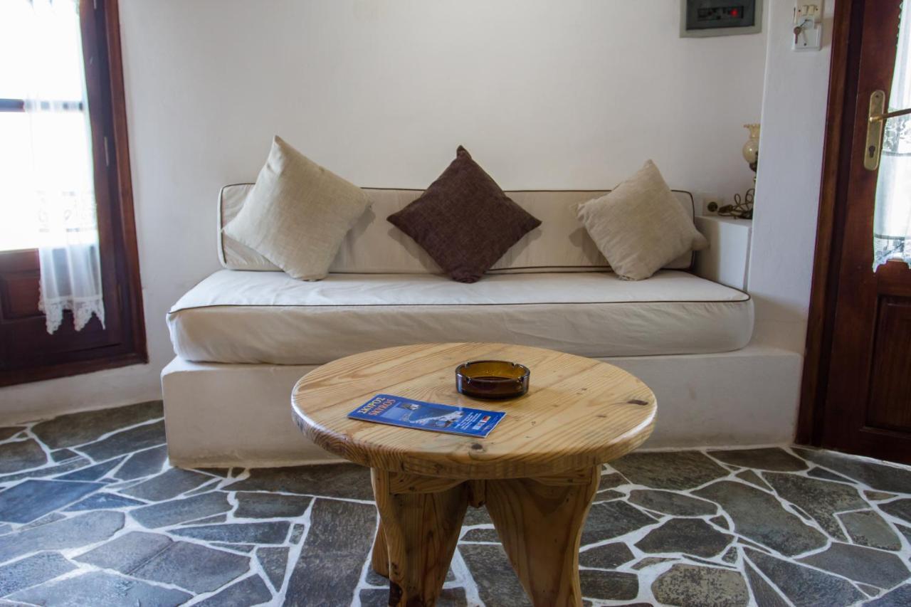 Villa Mantalena Skyros Exterior photo