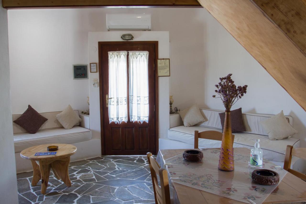 Villa Mantalena Skyros Exterior photo