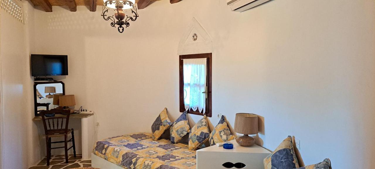 Villa Mantalena Skyros Exterior photo