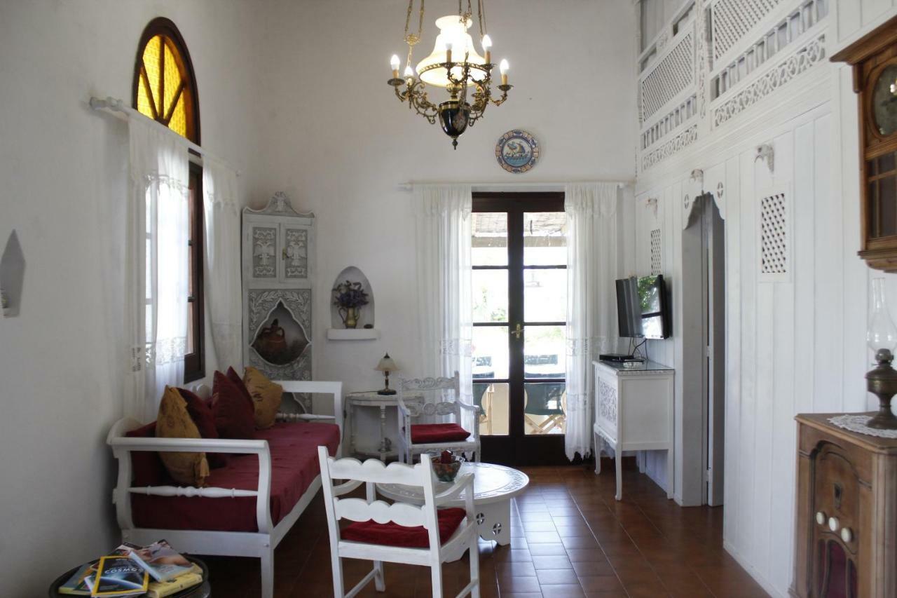 Villa Mantalena Skyros Exterior photo